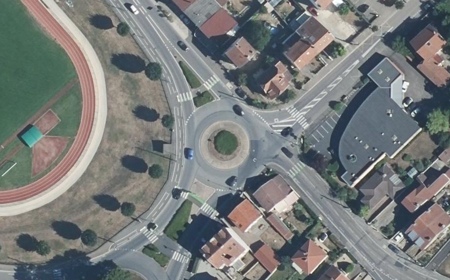 Vue aérienne du Rond-point anonyme n°309102628