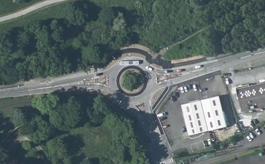 Vue aérienne du Rond-point anonyme n°30916310