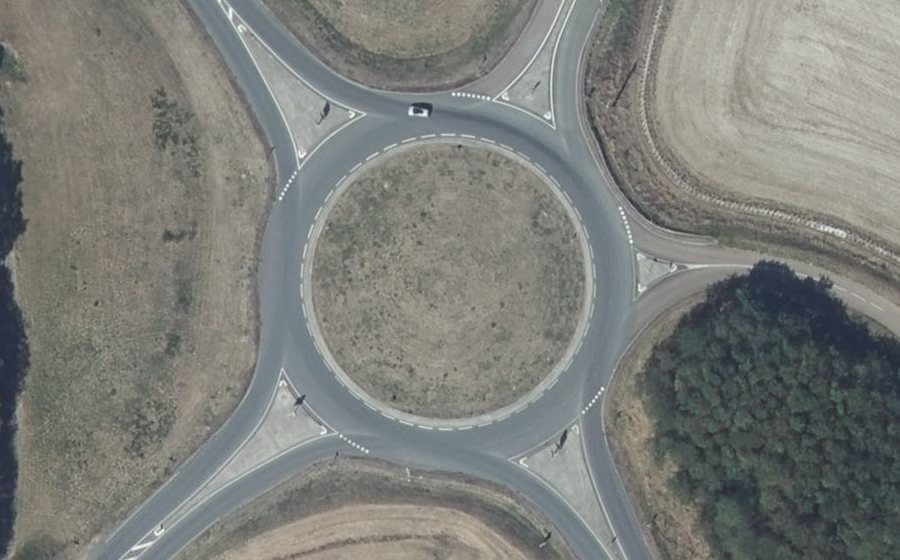 Vue aérienne du Rond-point anonyme n°30925915