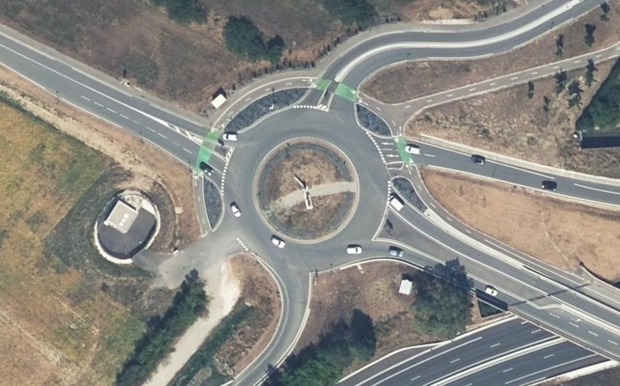 Vue aérienne du Rond-point anonyme n°30926567