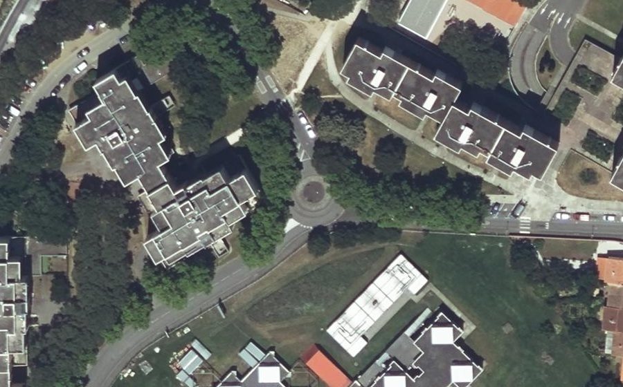 Vue aérienne du Rond-point anonyme n°30955996