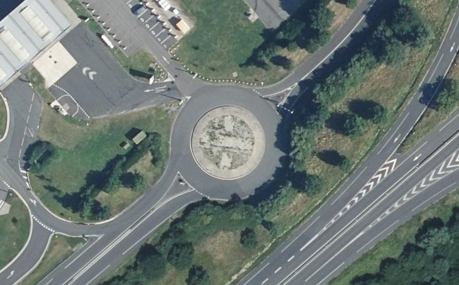 Vue aérienne du Rond-point anonyme n°30966501