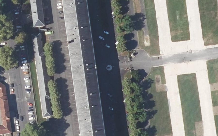 Vue aérienne du Rond-point anonyme n°309739832