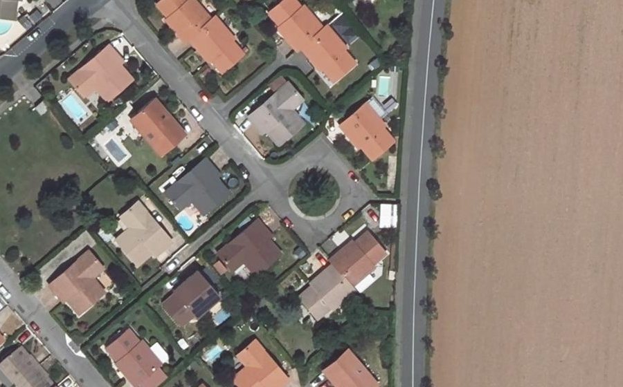 Vue aérienne du Rond-point anonyme n°309792515