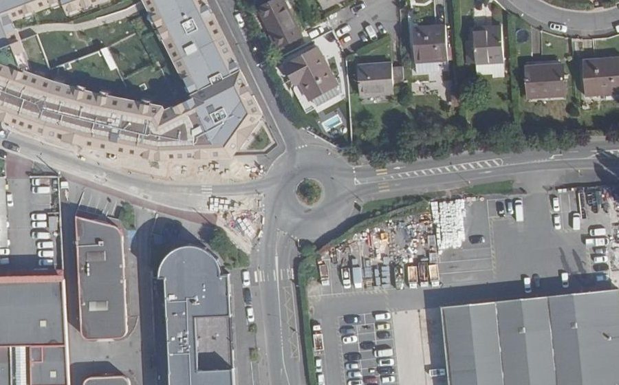 Vue aérienne du Rond-point anonyme n°309940809