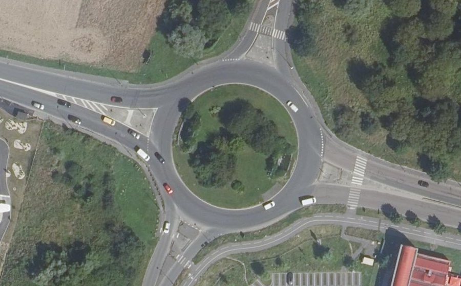 Vue aérienne du Rond-point anonyme n°309940812