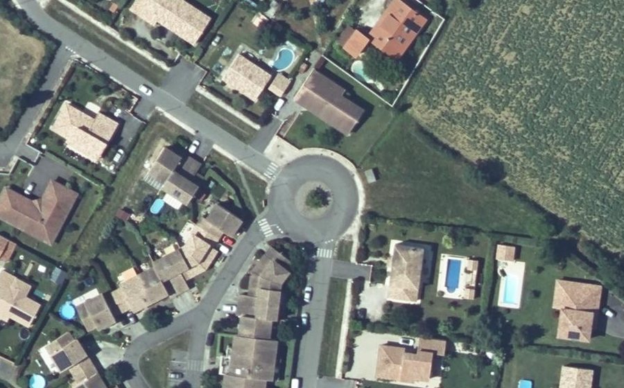 Vue aérienne du Rond-point anonyme n°31017392