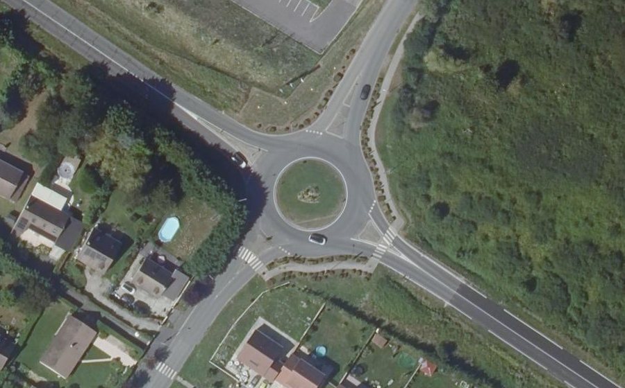 Vue aérienne du Rond-point anonyme n°31022342