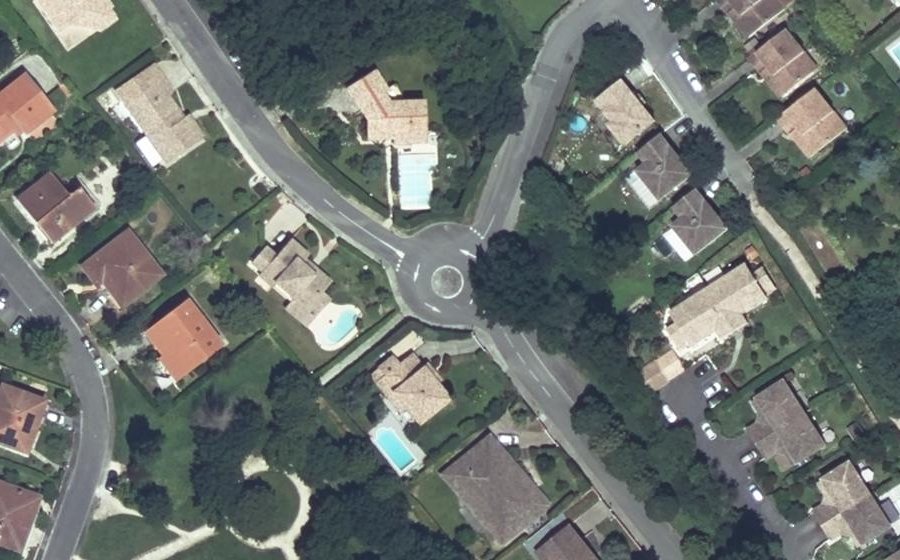 Vue aérienne du Rond-point anonyme n°31026050