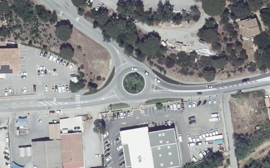 Vue aérienne du Rond-point anonyme n°31028707