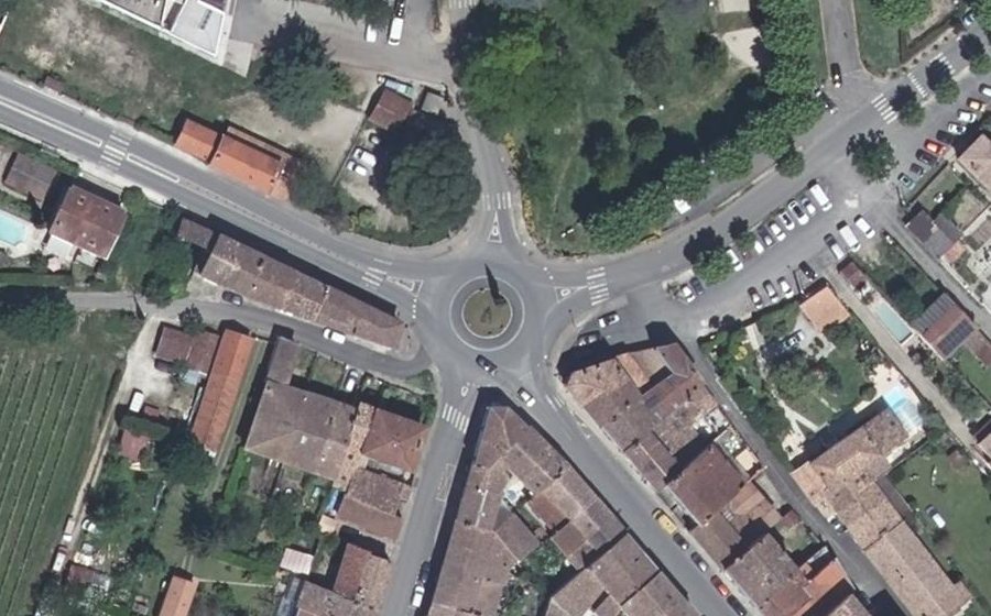 Vue aérienne du Rond-point anonyme n°31030928
