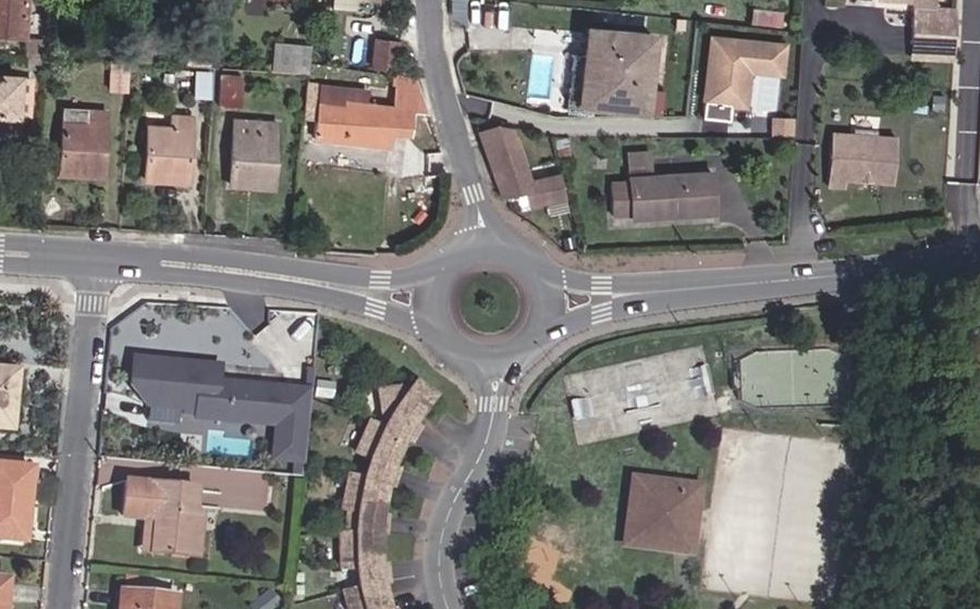 Vue aérienne du Rond-point anonyme n°31031970