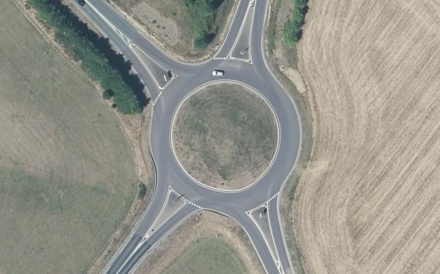Vue aérienne du Rond-point anonyme n°31049450