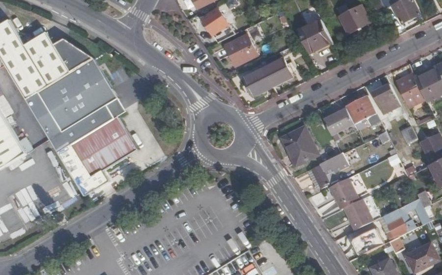 Vue aérienne du Rond-point anonyme n°31058006