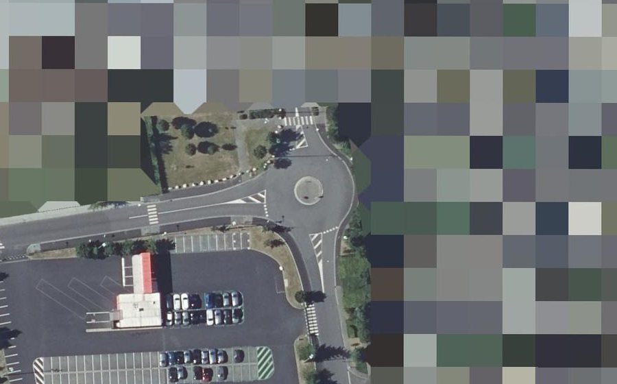 Vue aérienne du Rond-point anonyme n°310640410