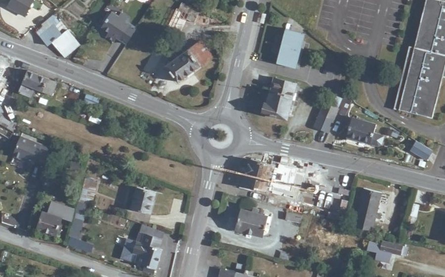 Vue aérienne du Rond-point anonyme n°310779076