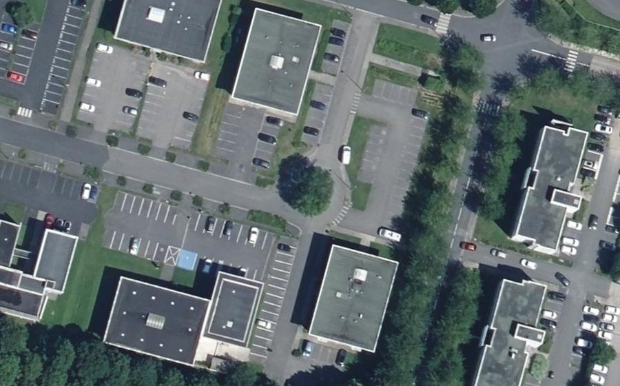 Vue aérienne du Rond-point anonyme n°31096777