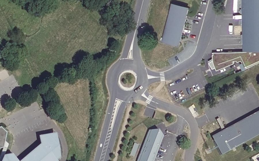 Vue aérienne du Rond-point anonyme n°31101650