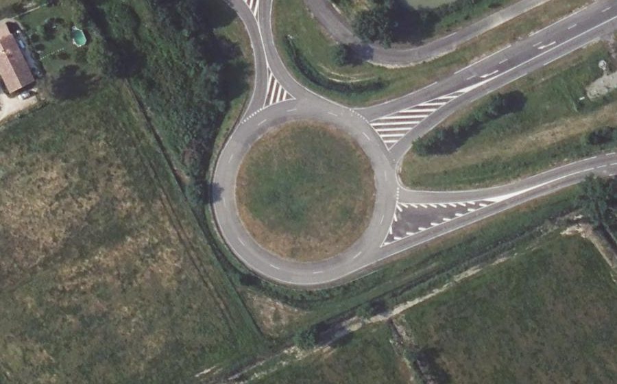 Vue aérienne du Rond-point anonyme n°311090116