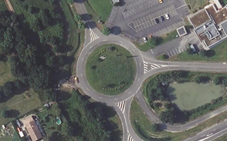 Vue aérienne du Rond-point anonyme n°311090117
