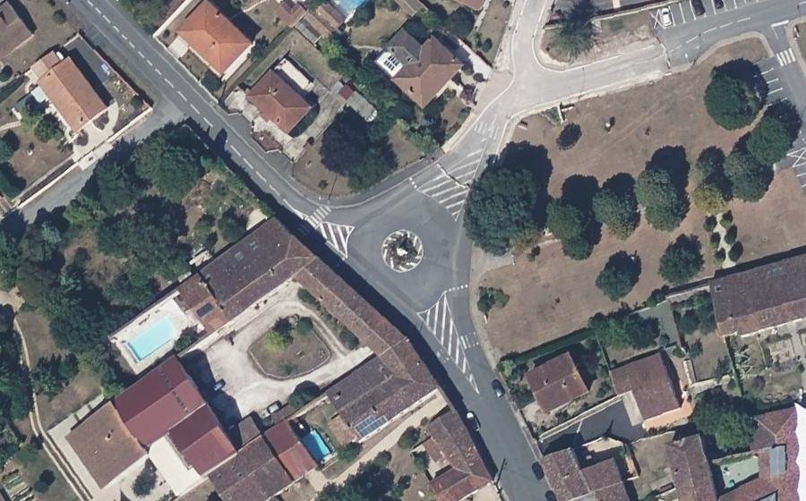 Vue aérienne du Rond-point anonyme n°311105800
