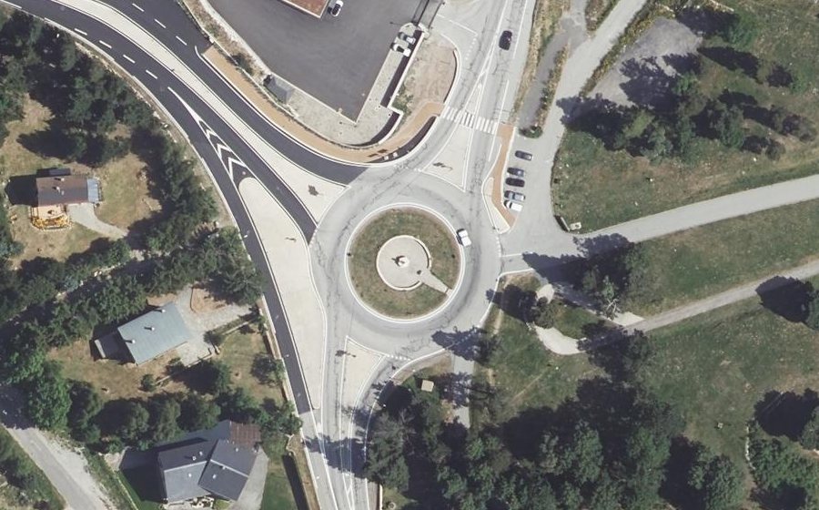 Vue aérienne du Rond-point anonyme n°31115016