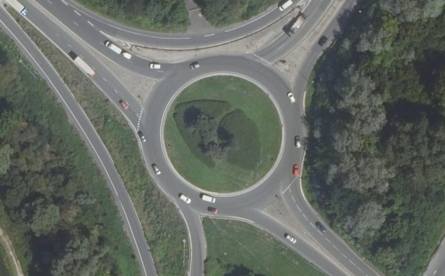 Vue aérienne du Rond-point anonyme n°311425166
