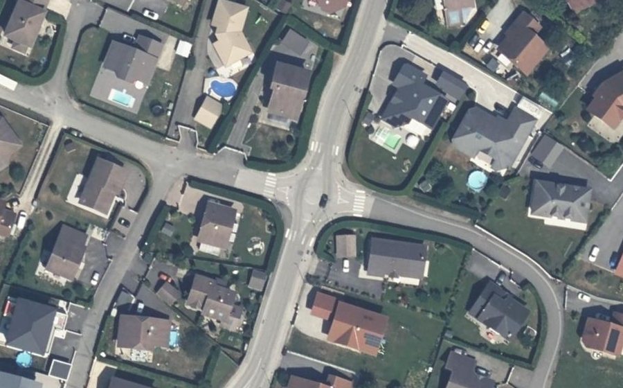 Vue aérienne du Rond-point anonyme n°311520650