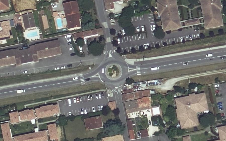 Vue aérienne du Rond-point anonyme n°31154027