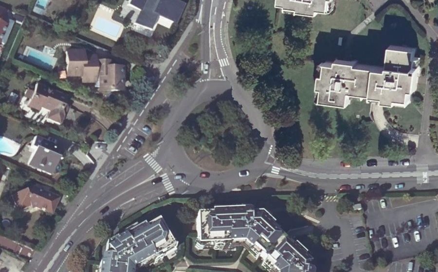 Vue aérienne du Rond-point anonyme n°311716063
