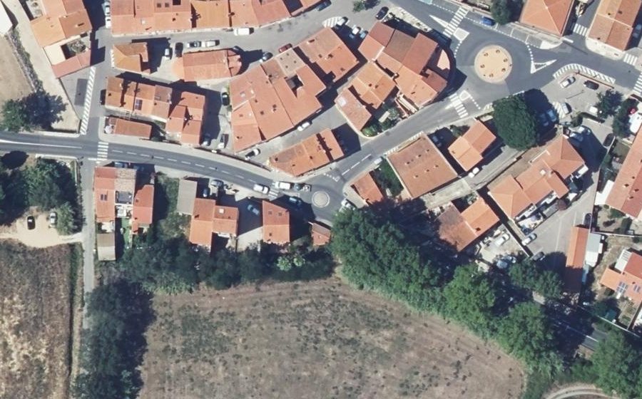 Vue aérienne du Rond-point anonyme n°31172985