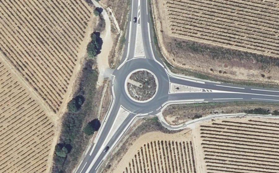 Vue aérienne du Rond-point anonyme n°31173262