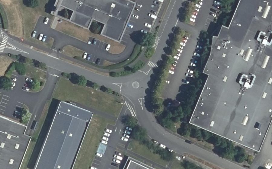 Vue aérienne du Rond-point anonyme n°311914961