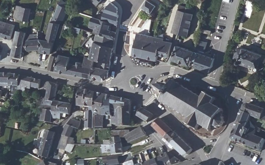 Vue aérienne du Rond-point anonyme n°311917733