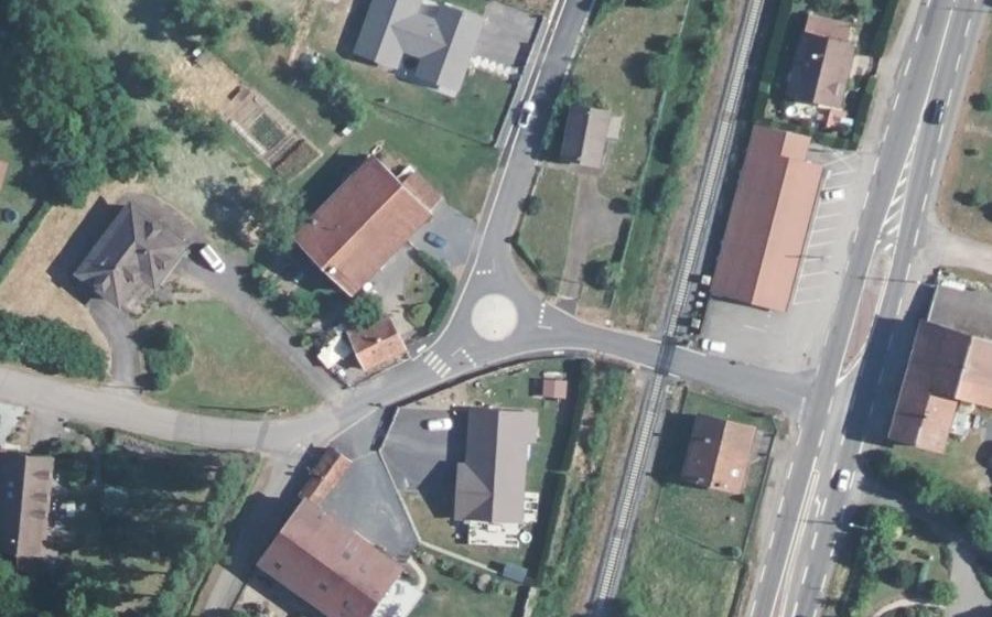 Vue aérienne du Rond-point anonyme n°312455233