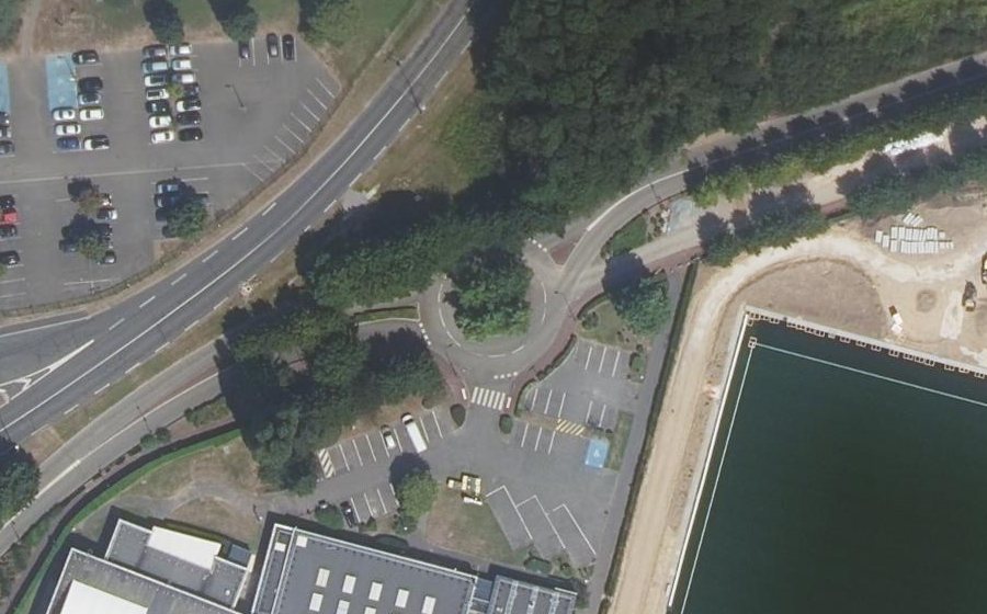 Vue aérienne du Rond-point anonyme n°31246535