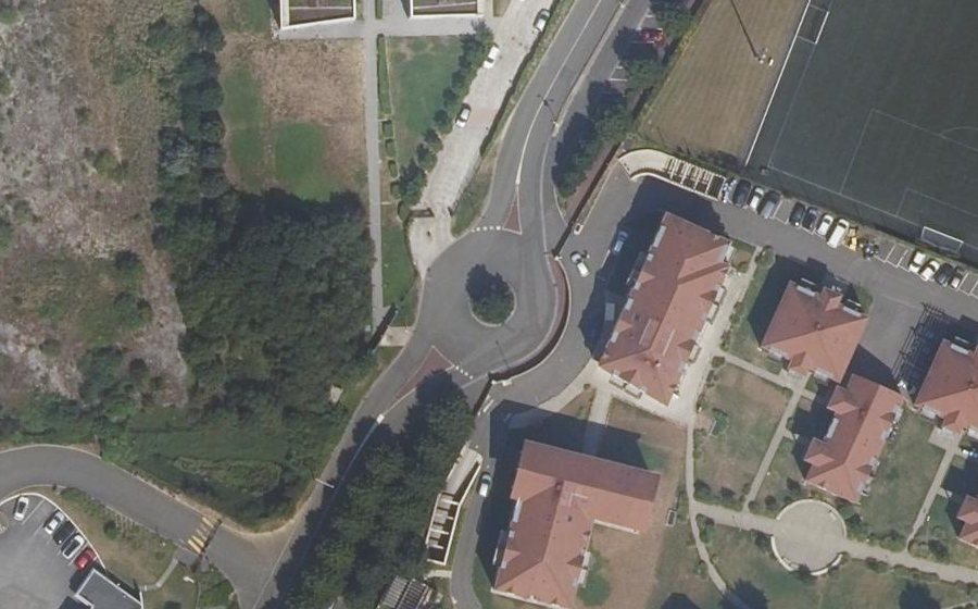 Vue aérienne du Rond-point anonyme n°31246537