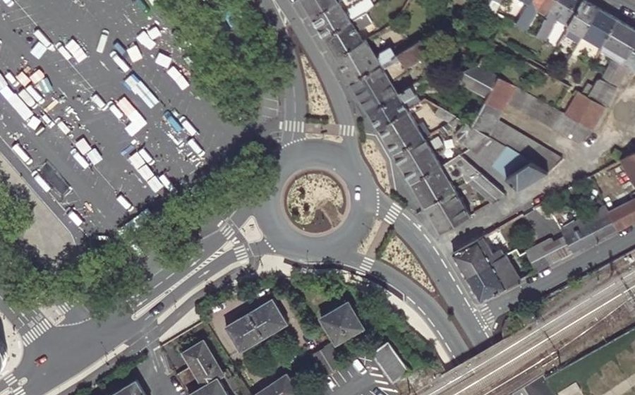 Vue aérienne du Rond-Point du 19 Mars 1962
