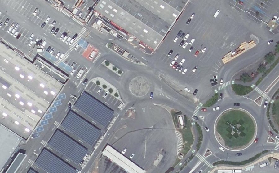 Vue aérienne du Rond-point anonyme n°312501969