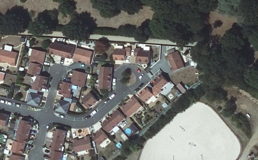 Vue aérienne du Rond-point anonyme n°31256052