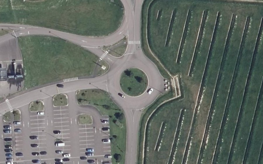 Vue aérienne du Rond-point anonyme n°312643487