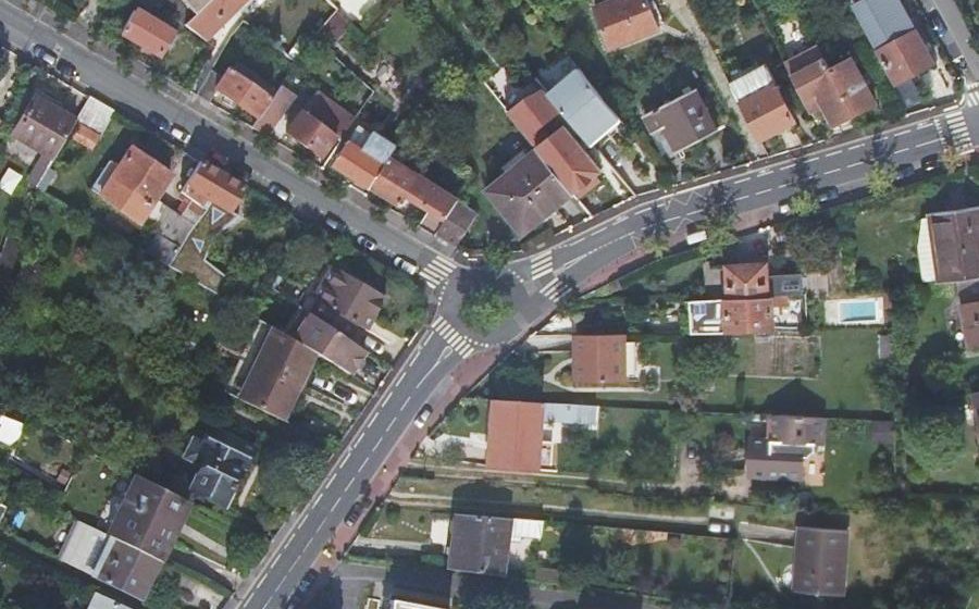 Vue aérienne du Rond-point anonyme n°312661582