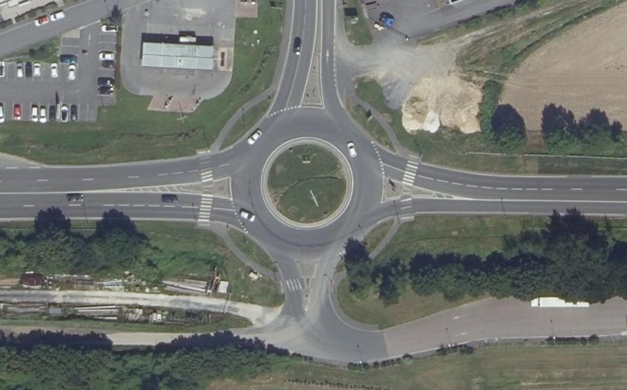 Vue aérienne du Rond-point anonyme n°312859227