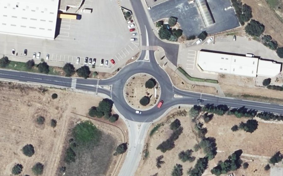 Vue aérienne du Rond-point anonyme n°31288058