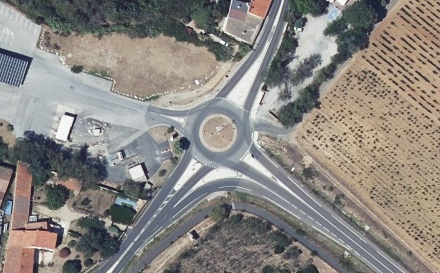 Vue aérienne du Rond-point anonyme n°31288715
