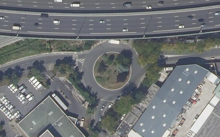 Vue aérienne du Rond-point anonyme n°31297114