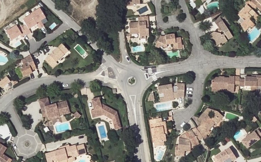 Vue aérienne du Rond-point anonyme n°313097981