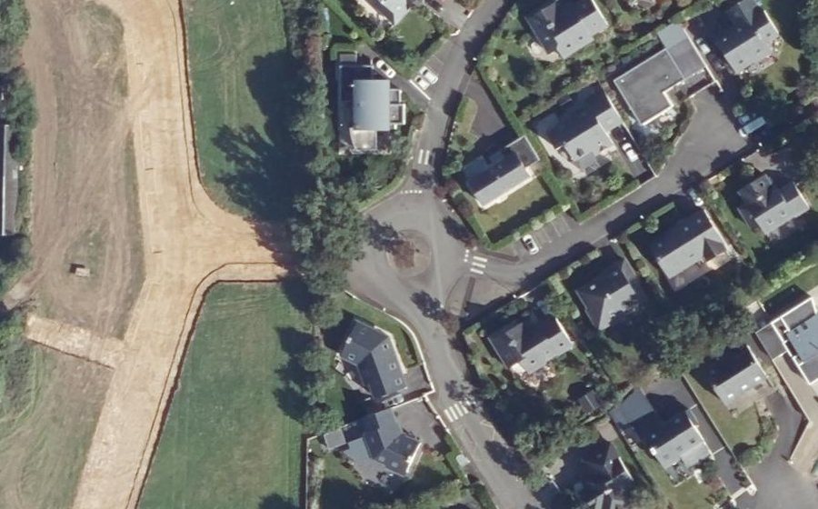 Vue aérienne du Rond-point anonyme n°31363361