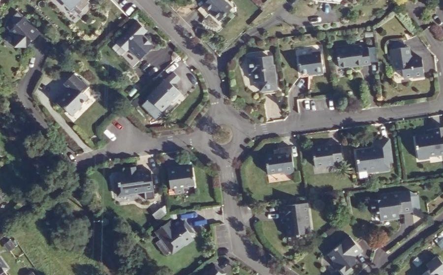 Vue aérienne du Rond-point anonyme n°31363363