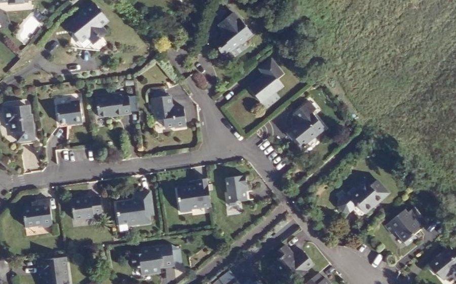 Vue aérienne du Rond-point anonyme n°31363367